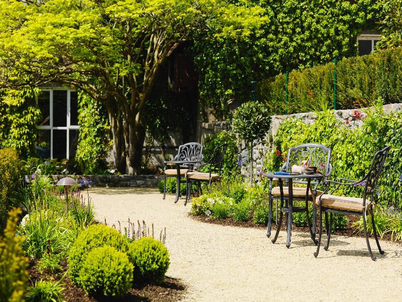 Ballynahinch Castle Hotel Exterior photo