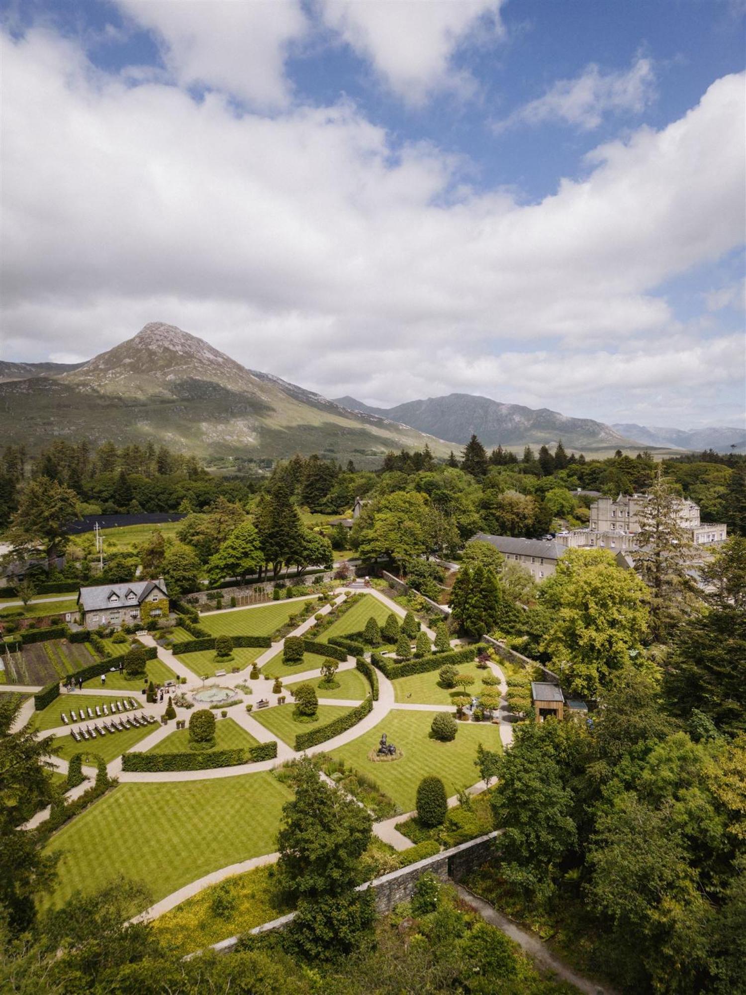 Ballynahinch Castle Hotel Exterior photo