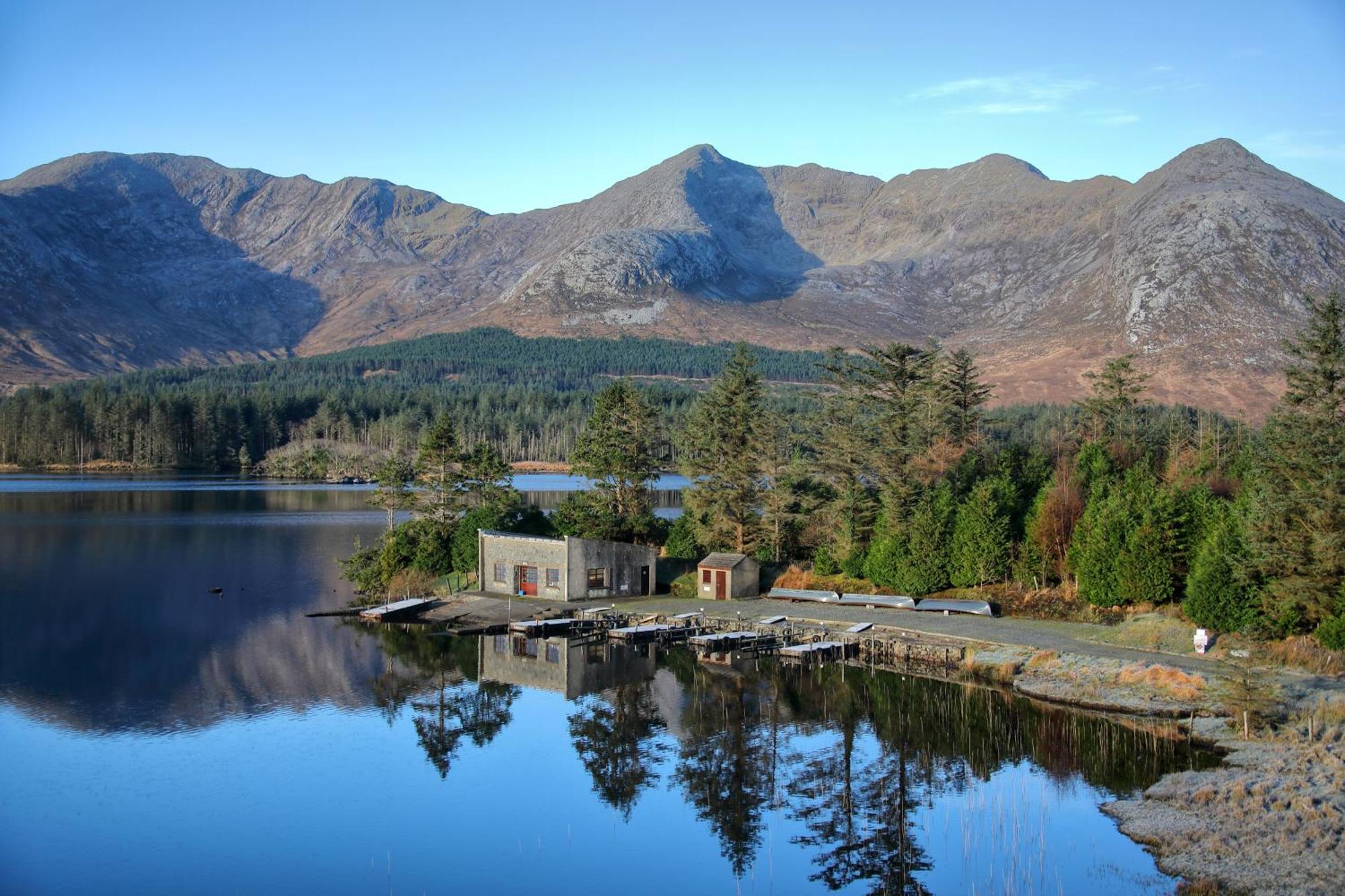 Ballynahinch Castle Hotel Exterior photo